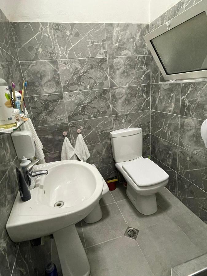 Apartament Gjergji Sarandë Esterno foto