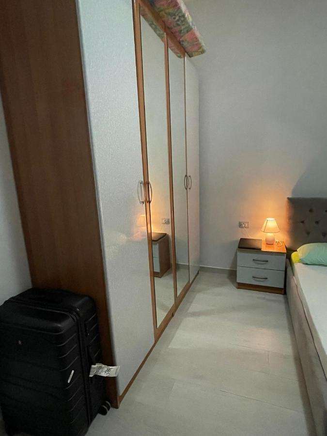 Apartament Gjergji Sarandë Esterno foto